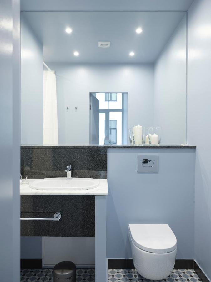 ריגה Miro Rooms Skolas - Quiet Chic, Free Parking, Self Check-In מראה חיצוני תמונה